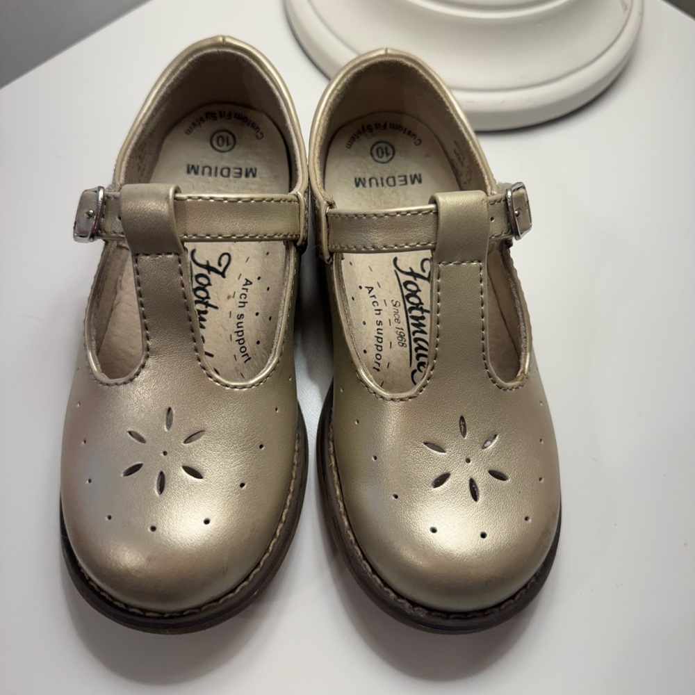 Footmates Kids' Gold Mary Jane Shoes Size 10